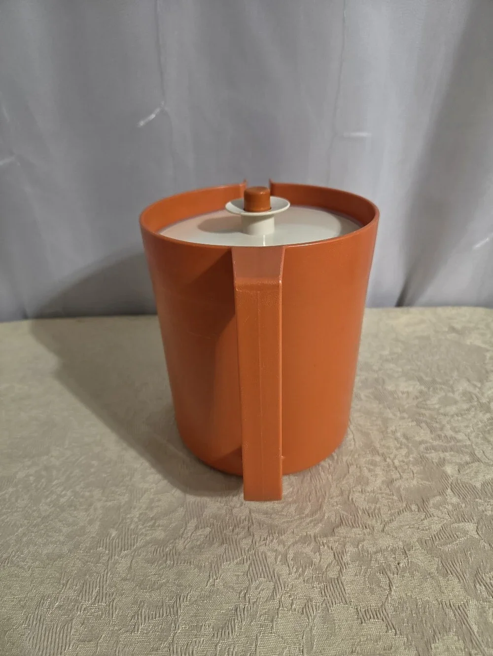 Tupperware - Vintage Harvest Orange 1.5Qt. Pitcher